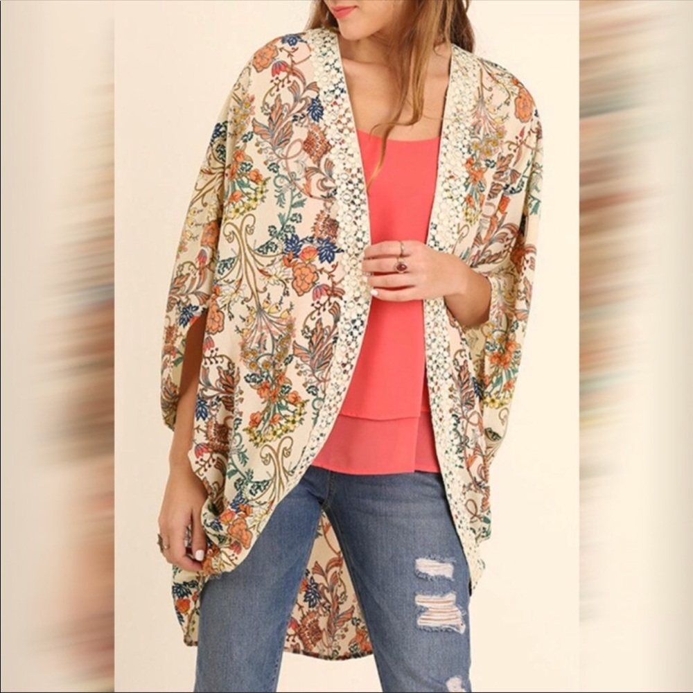 FINAL SALE ❤️Umgee Floral and Lace Kimono Cardigan